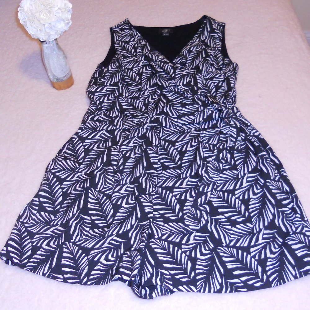 Loft 2p Black/White Leaf Pattern Crossover Sleeve… - image 1